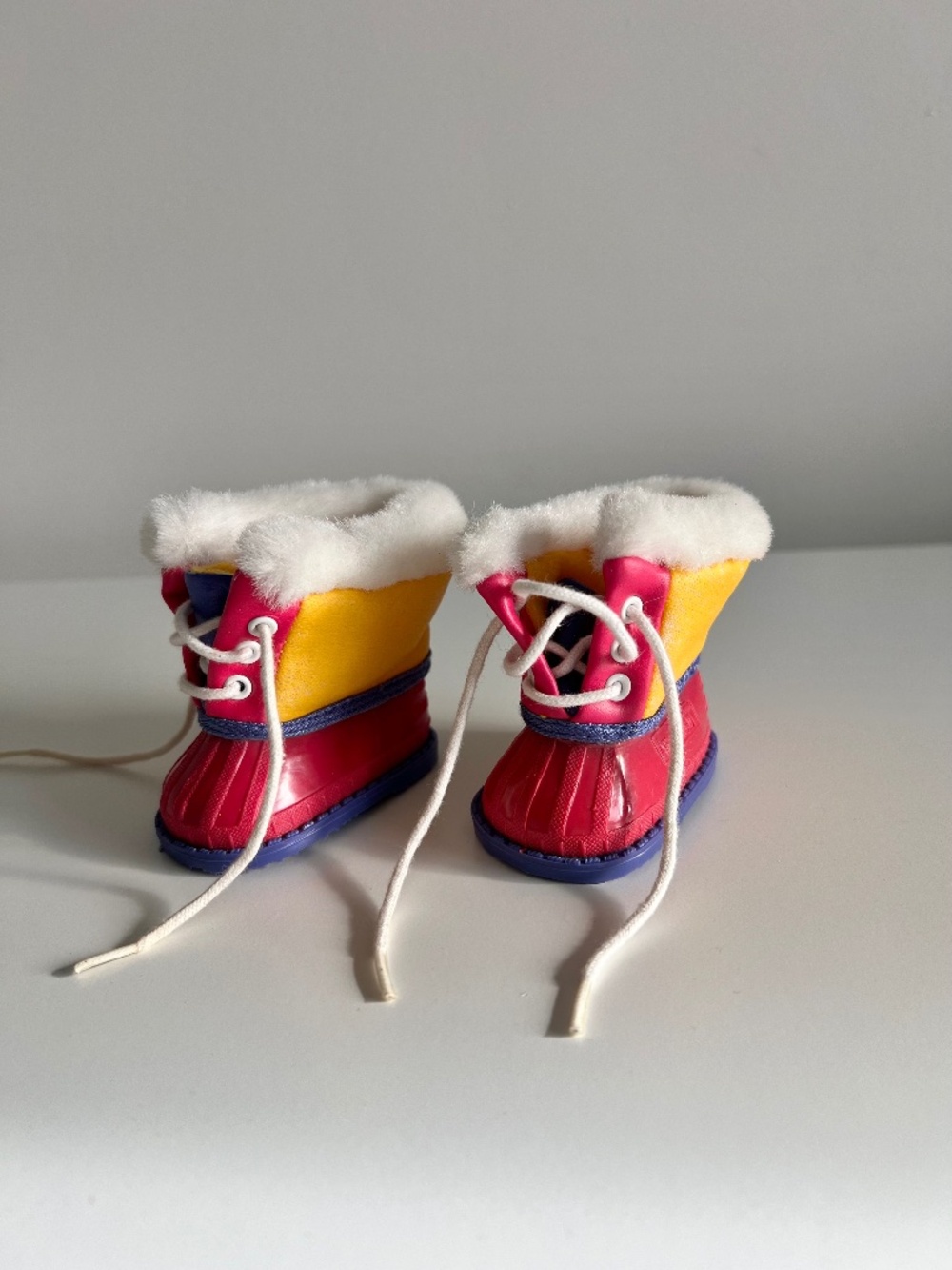 VINTAGE-1997 Pleasant Company American Girl Terrific Tubing Snow Boots - RETIRED